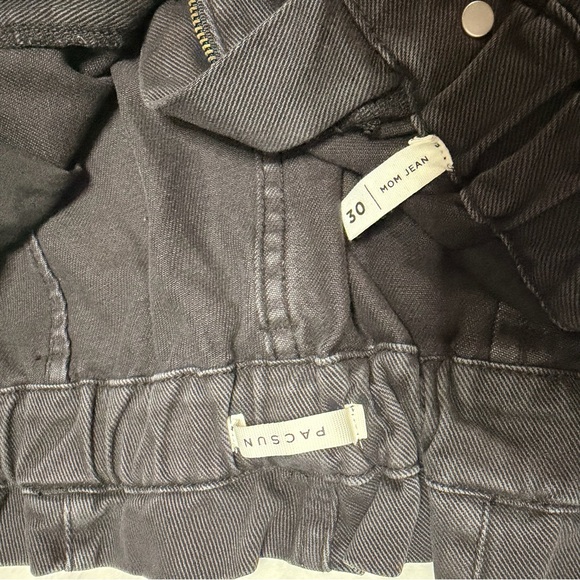 PacSun Women’s Mom Paperbag Waist Button High Rise Relaxed Fit Grey Wash Denim - Picture 2 of 5